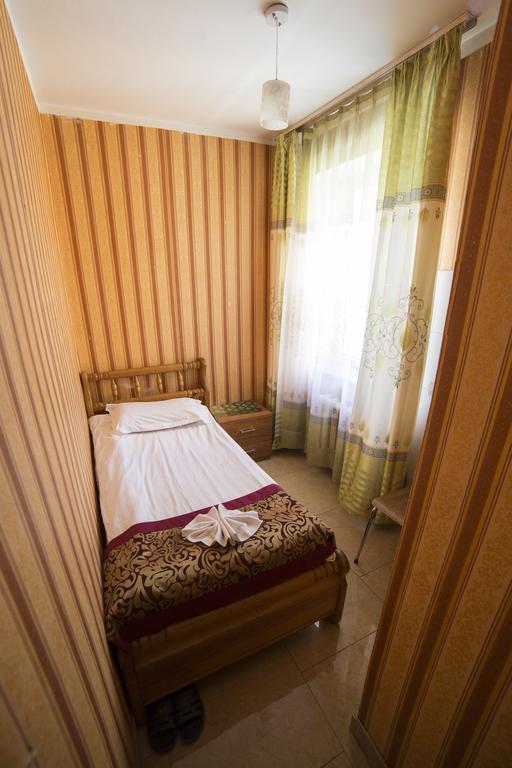 Danista Nomads Tour Hostel Ulaanbaatar Bilik gambar